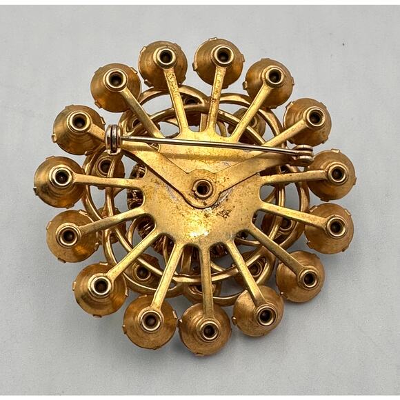 Vintage Gold Tone Metal & Aurora Borealis Rhinestone Brooch Pin Iridescent - Picture 2 of 6